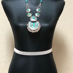 Forever21 adjustable statement necklace